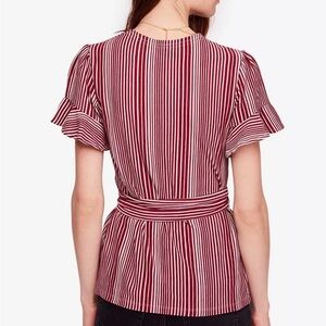 Free people wrap top Small magenta stripes puffer sleeves